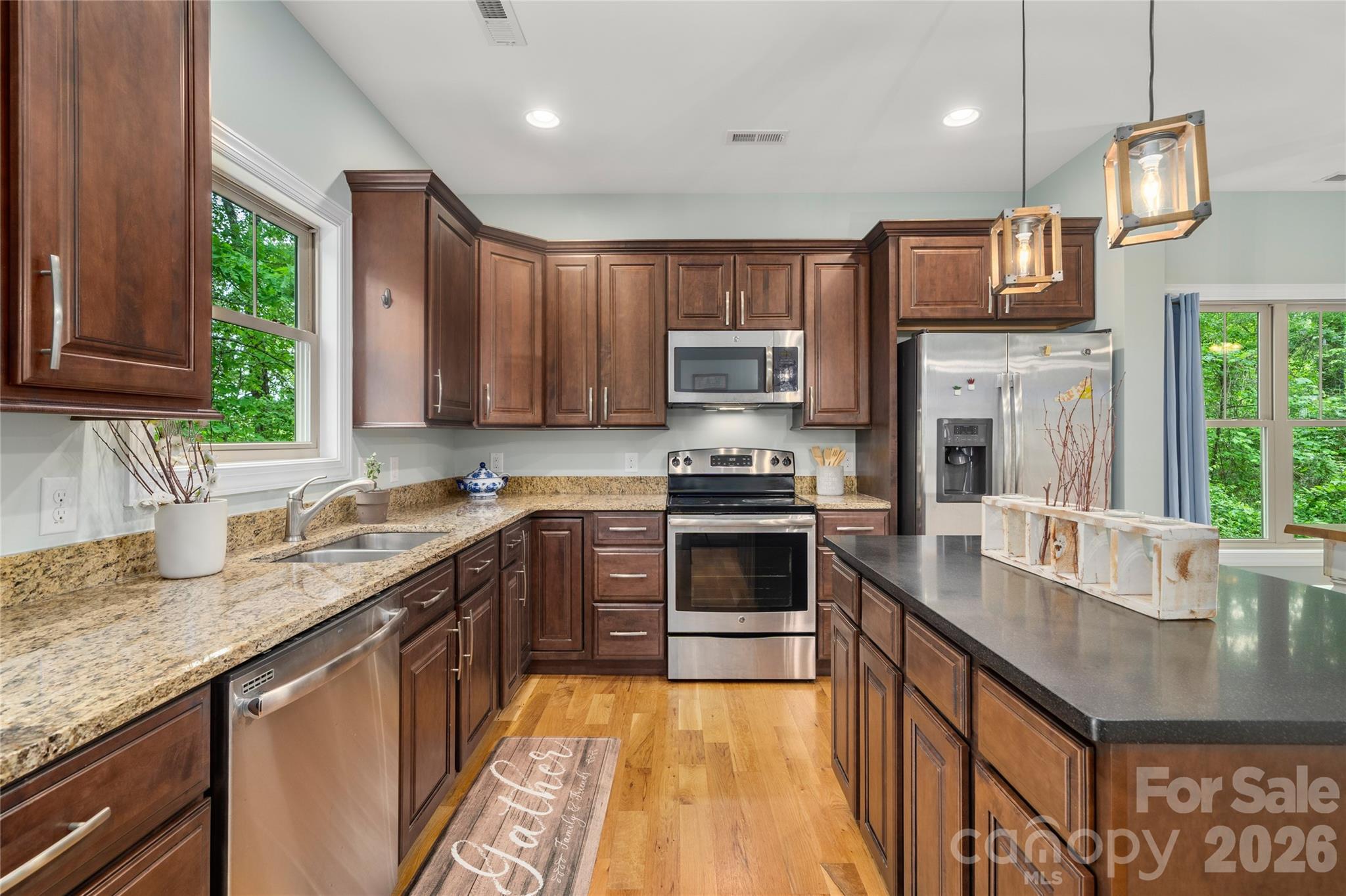 221 Courtland Place — Asheville