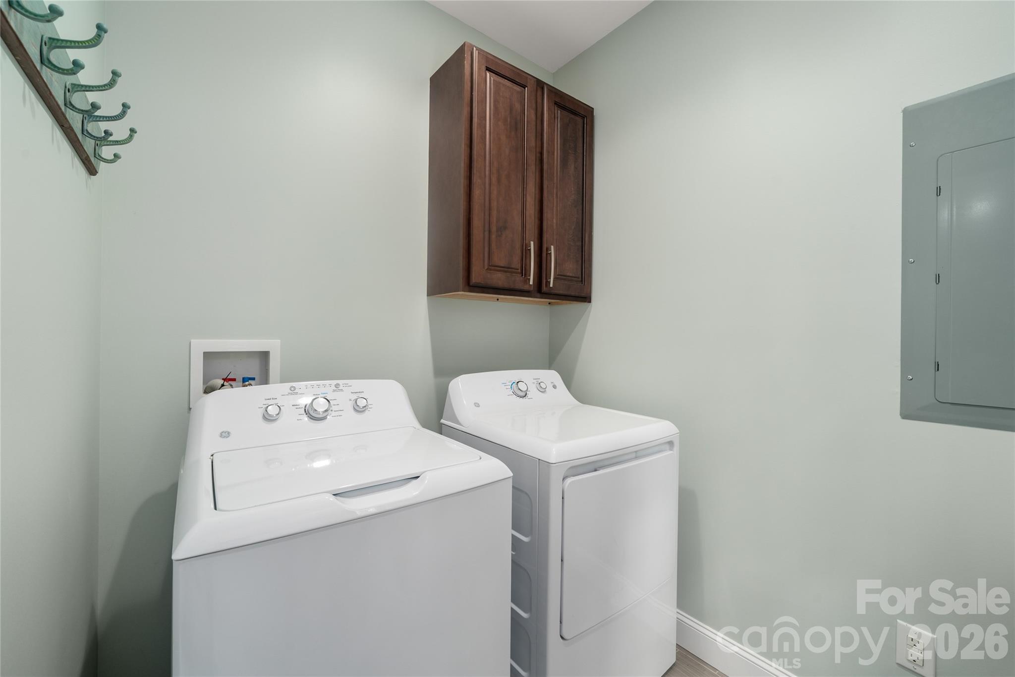 221 Courtland Place — Asheville