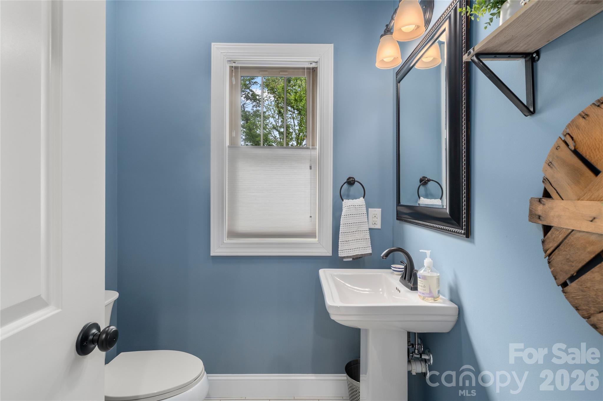 221 Courtland Place — Asheville