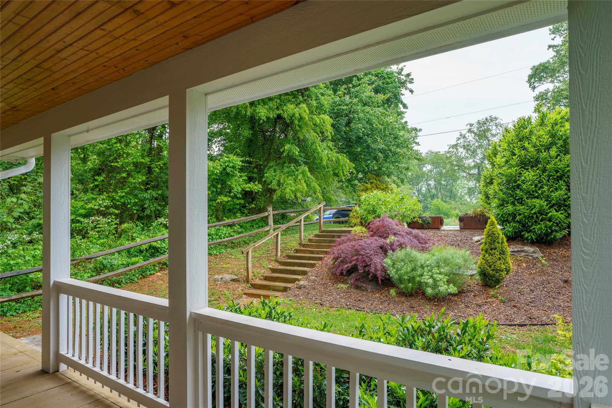 221 Courtland Place — Asheville