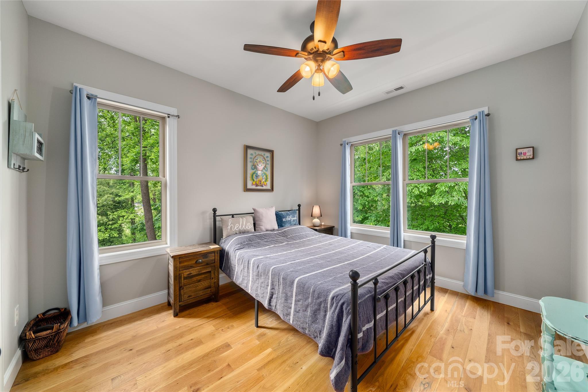221 Courtland Place — Asheville