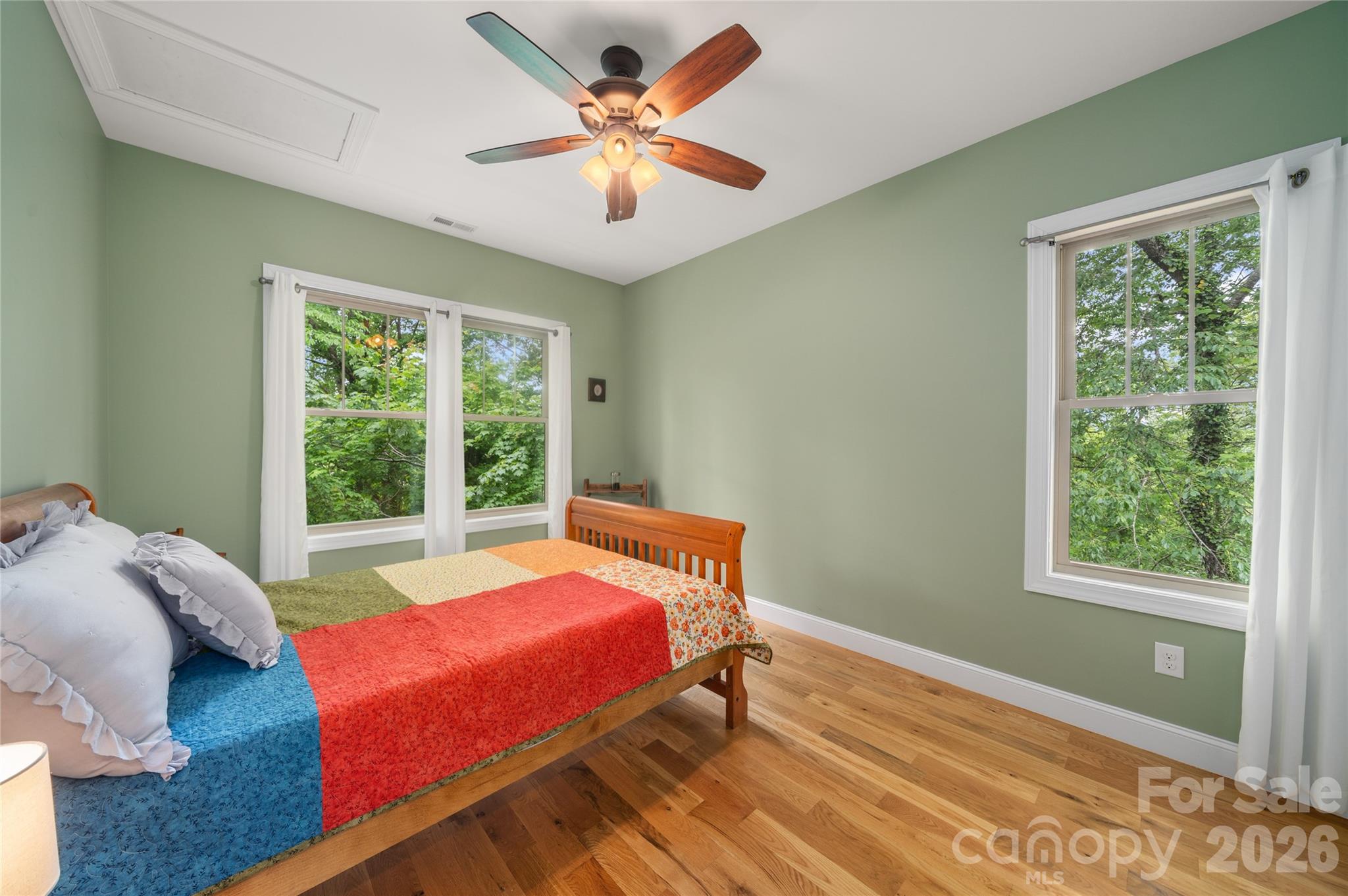 221 Courtland Place — Asheville