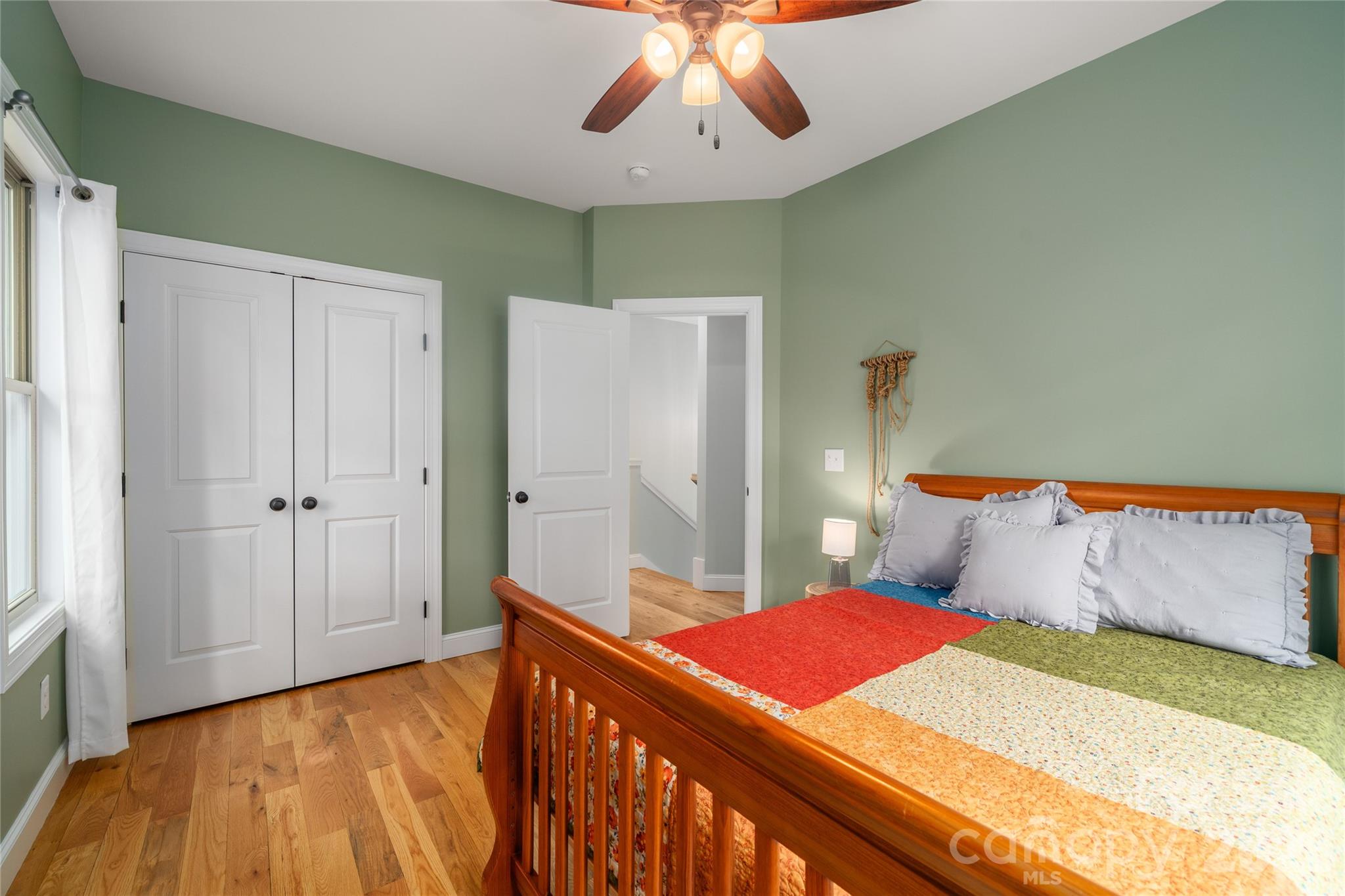 221 Courtland Place — Asheville