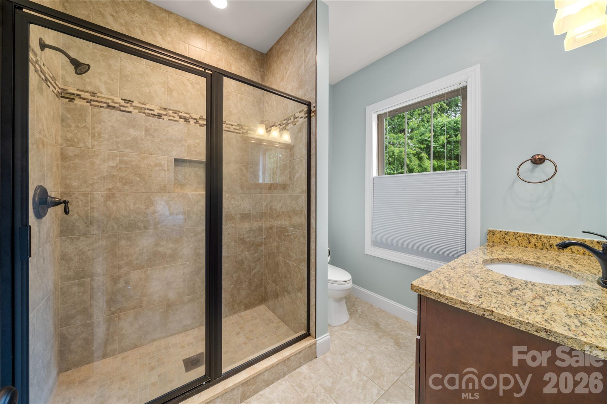 221 Courtland Place — Asheville
