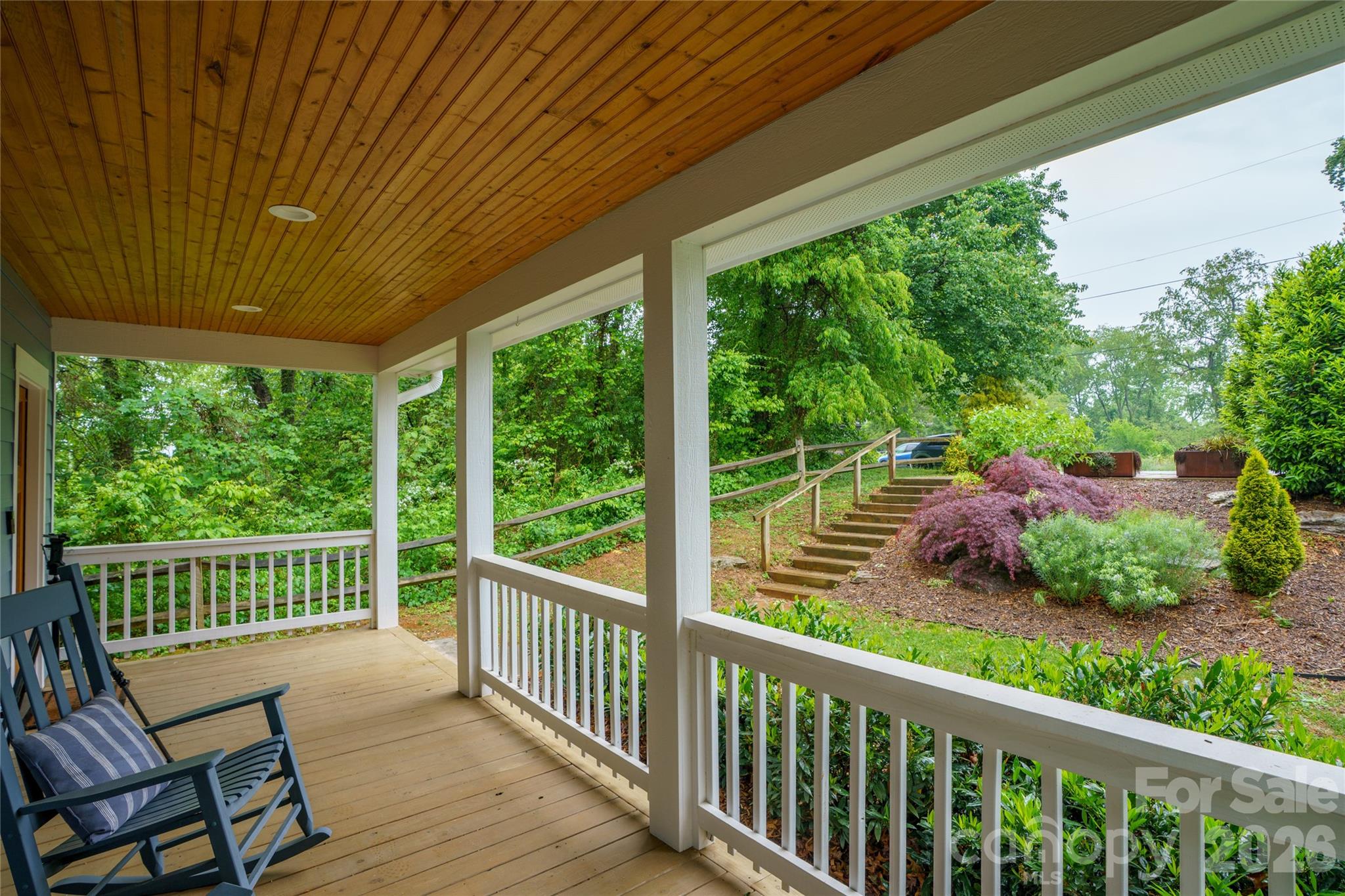 221 Courtland Place — Asheville