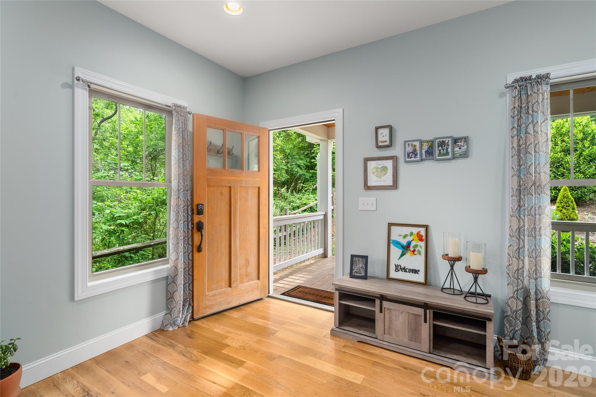 221 Courtland Place — Asheville