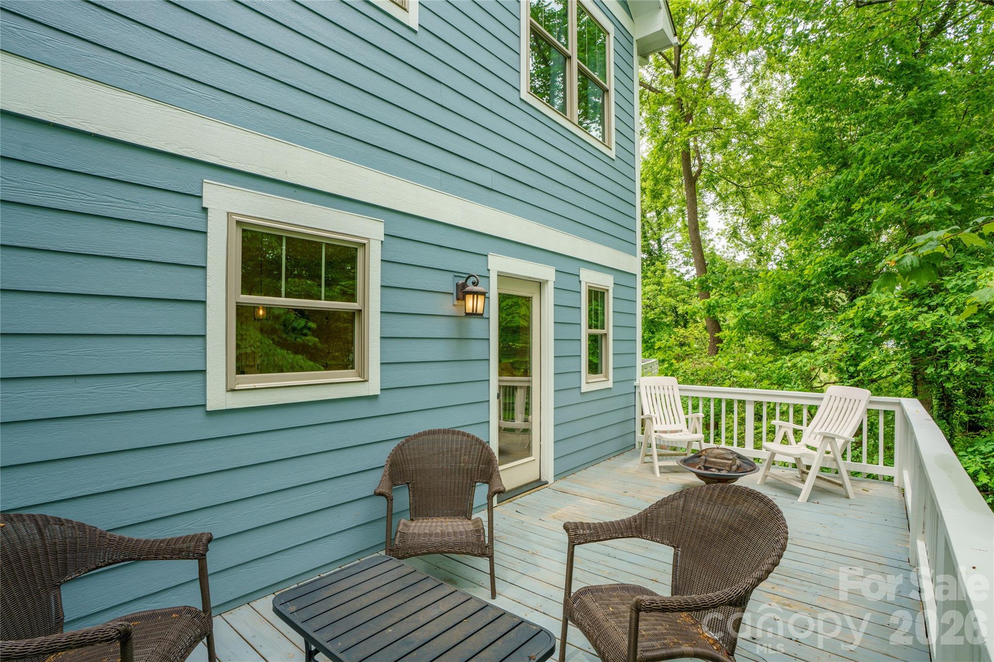 221 Courtland Place — Asheville