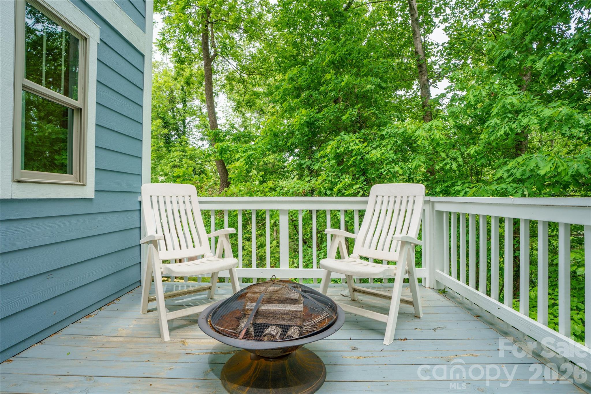 221 Courtland Place — Asheville