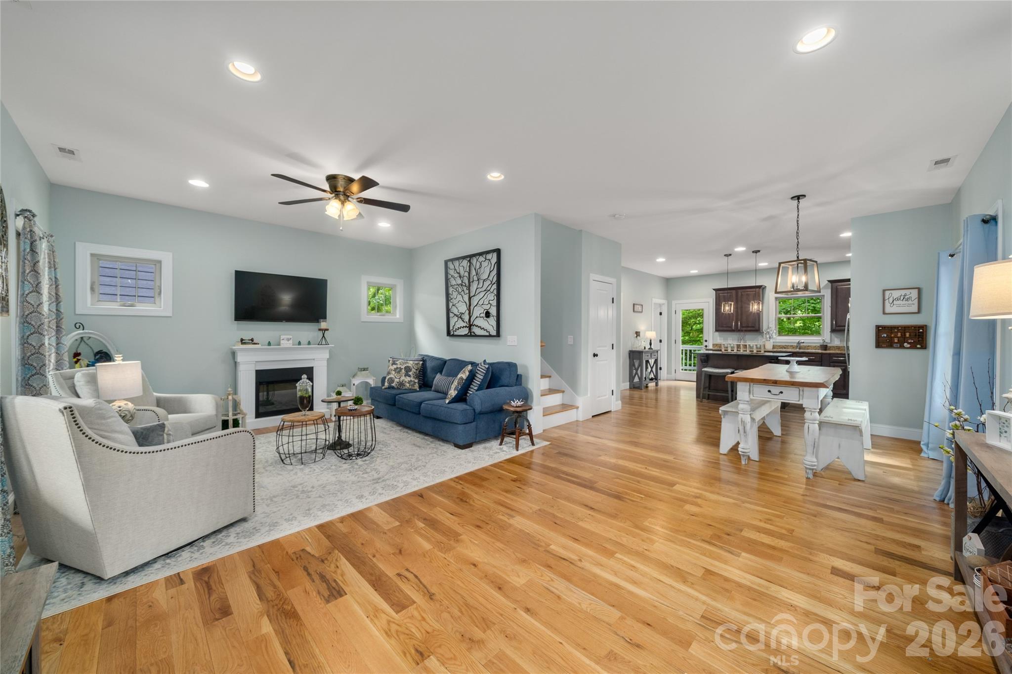 221 Courtland Place — Asheville
