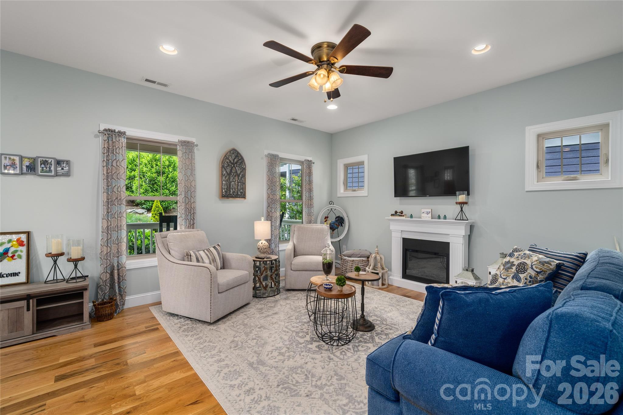 221 Courtland Place — Asheville