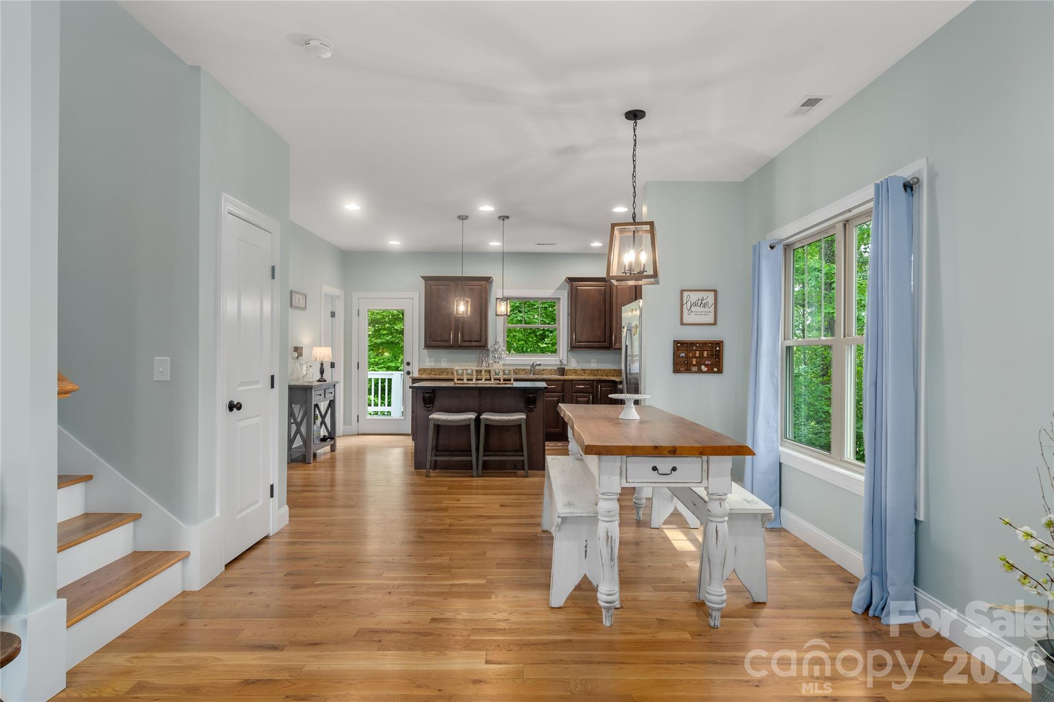 221 Courtland Place — Asheville