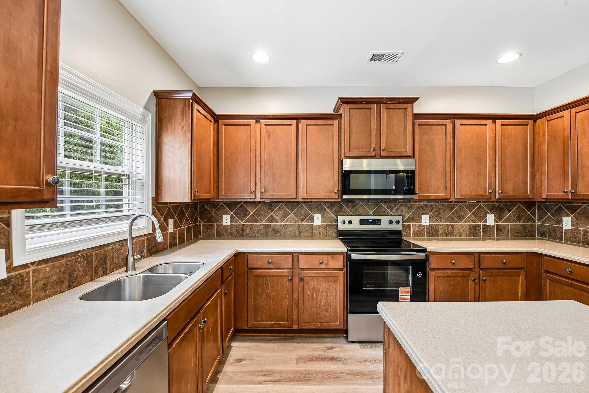 10149 Barrands Lane — Charlotte