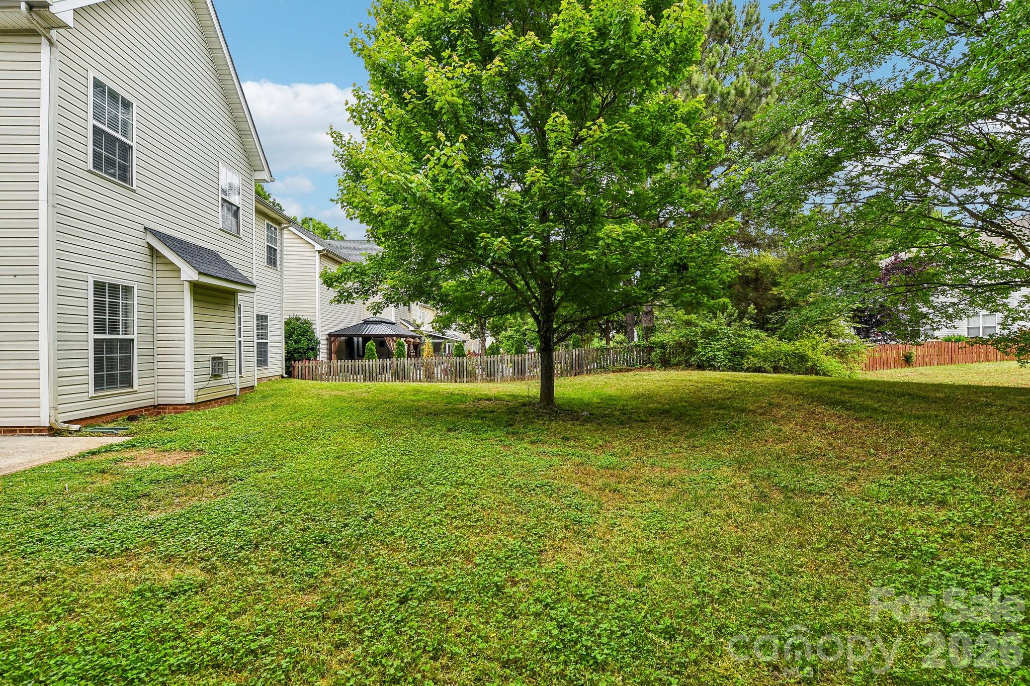 10149 Barrands Lane — Charlotte