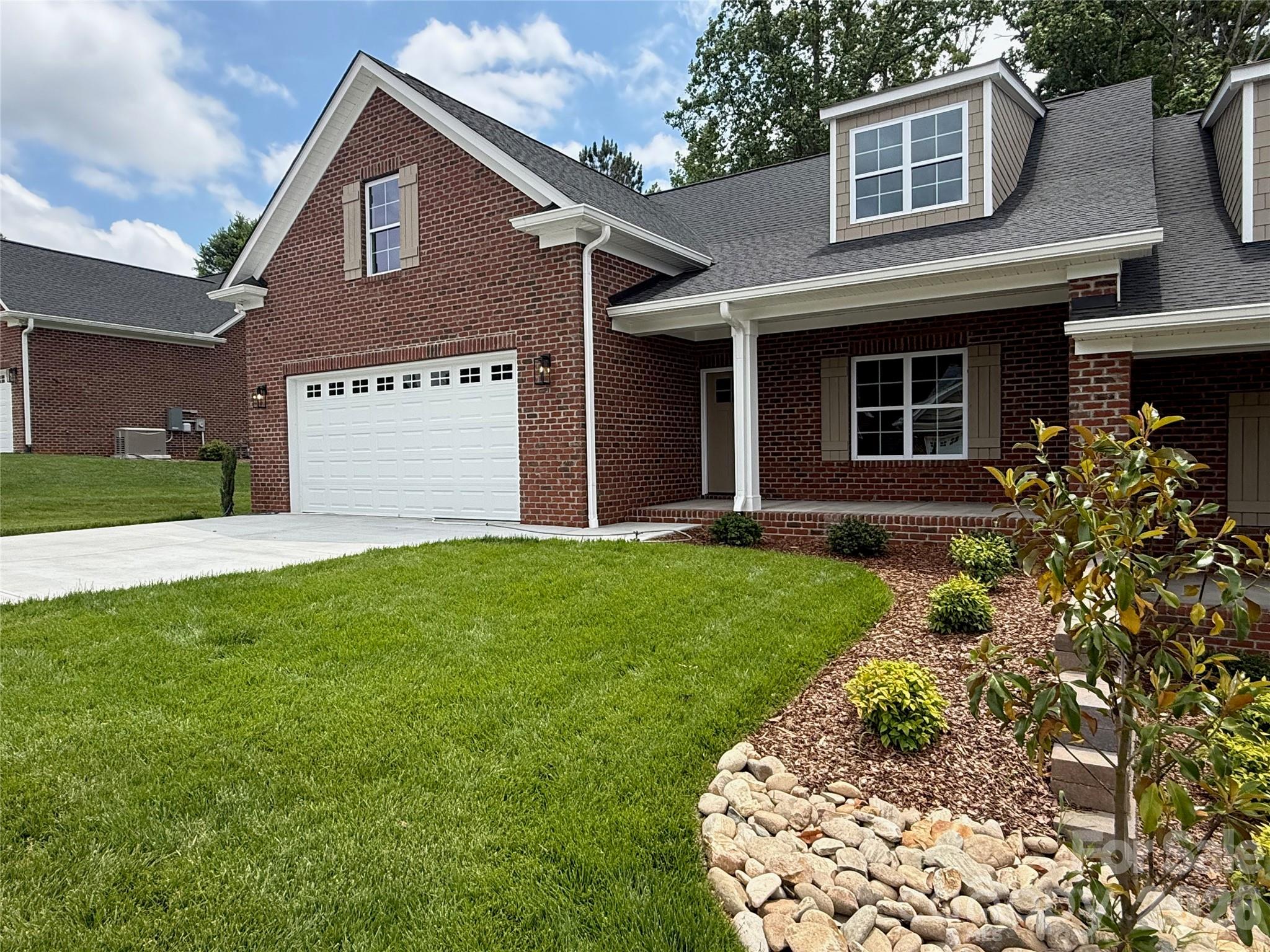 105 Abbington Lane — Shelby