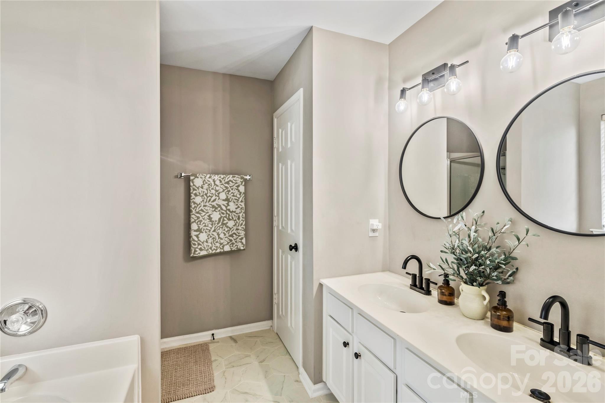 9400 Shepparton Drive — Huntersville