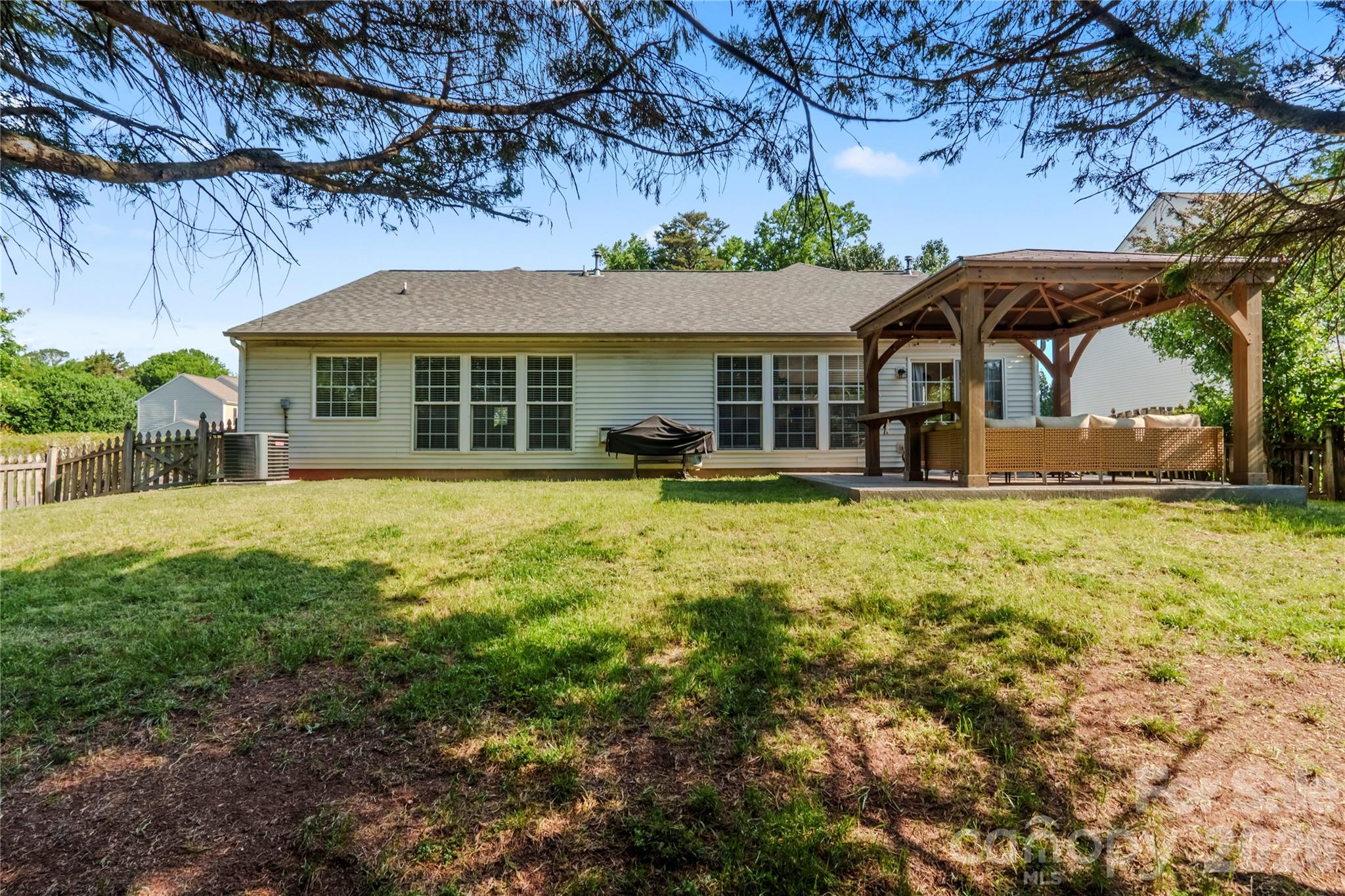 9400 Shepparton Drive — Huntersville
