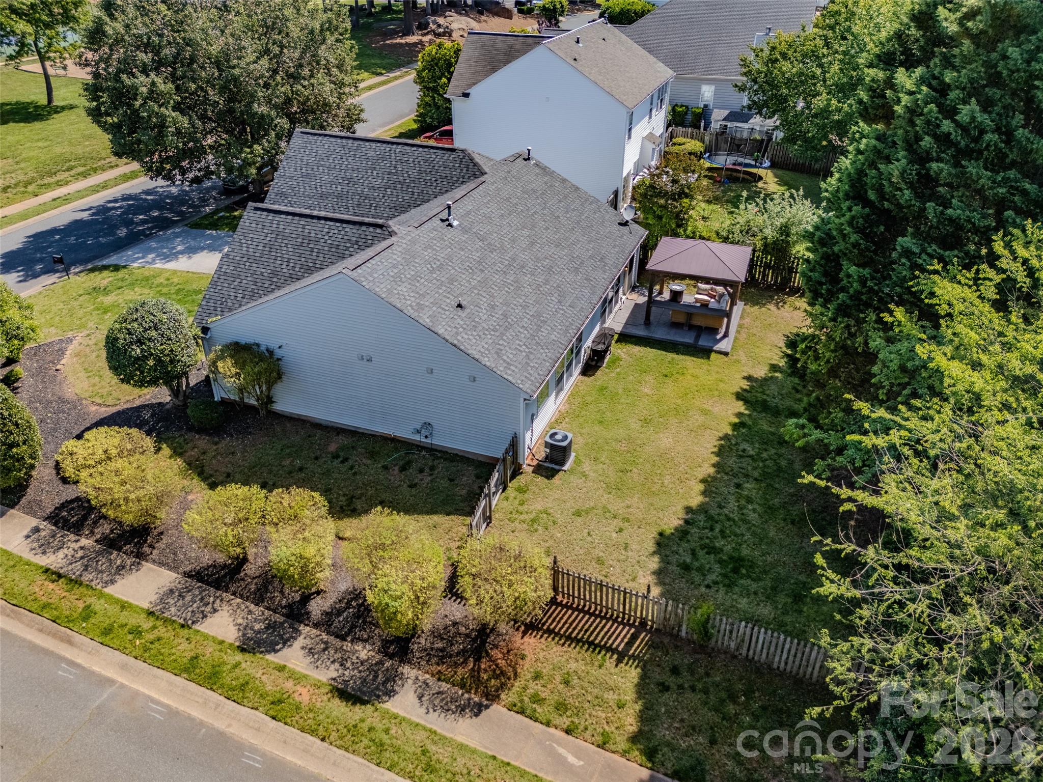9400 Shepparton Drive — Huntersville