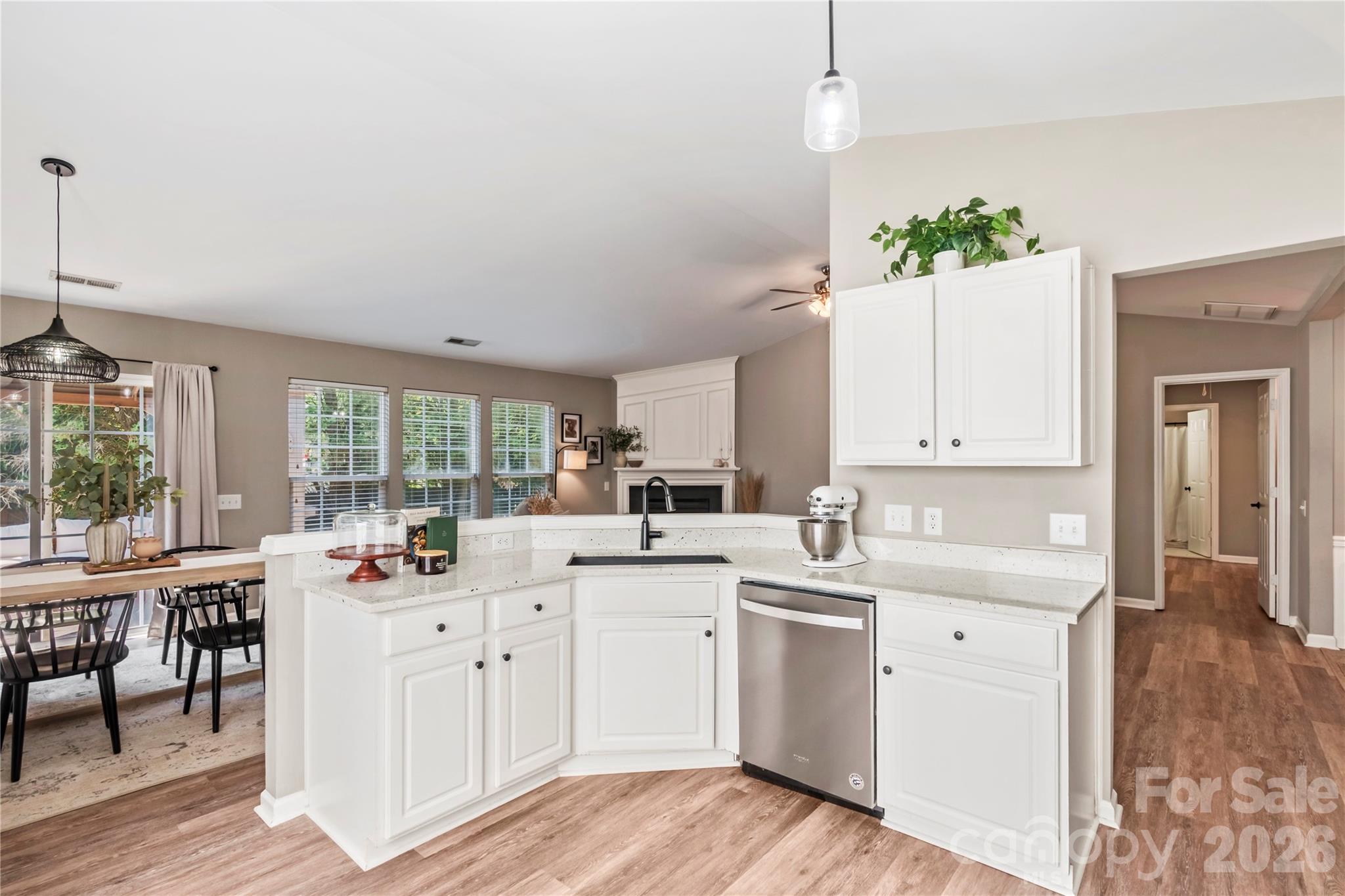9400 Shepparton Drive — Huntersville