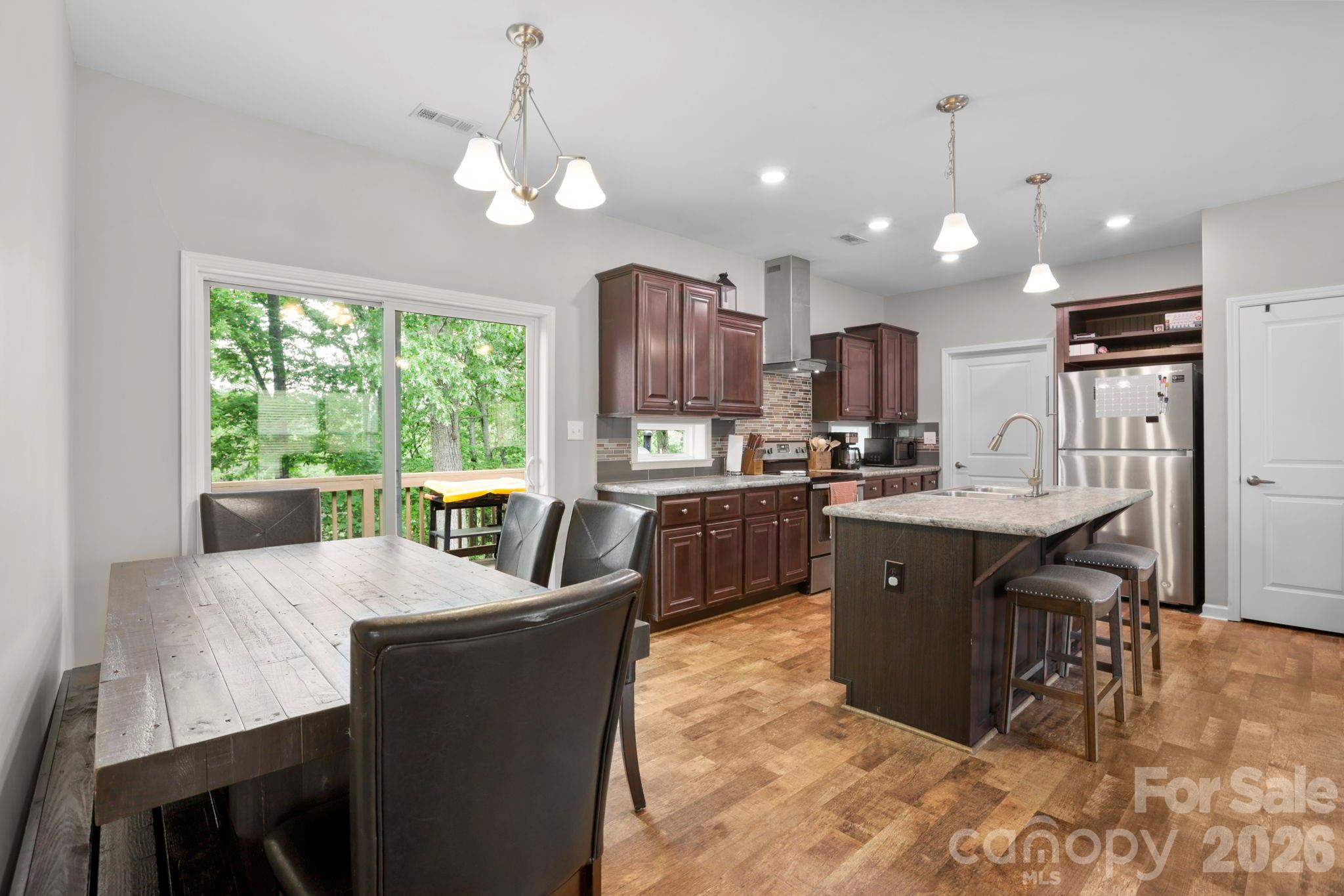 127 Cairens Ridge Drive — Mills River