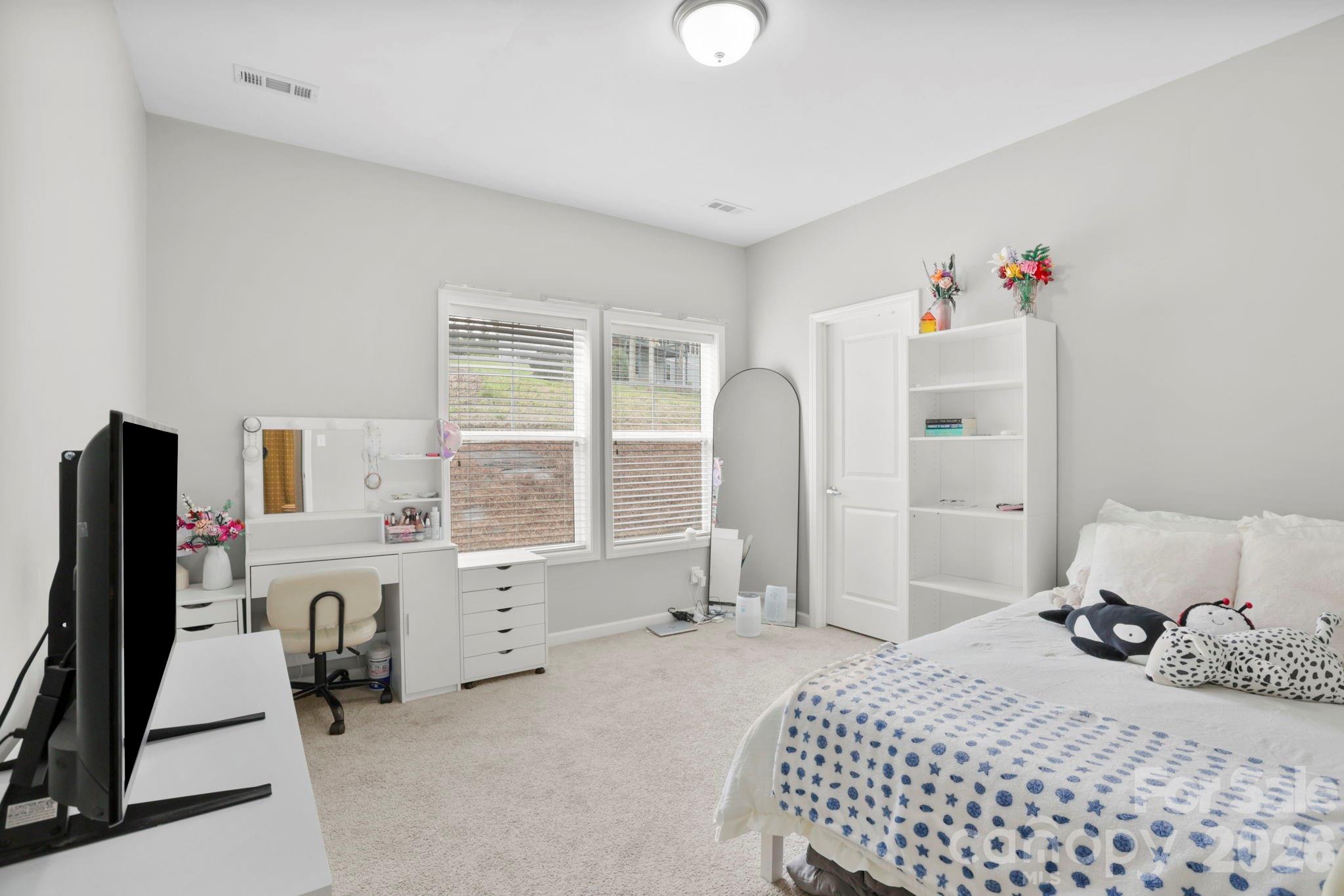 127 Cairens Ridge Drive — Mills River