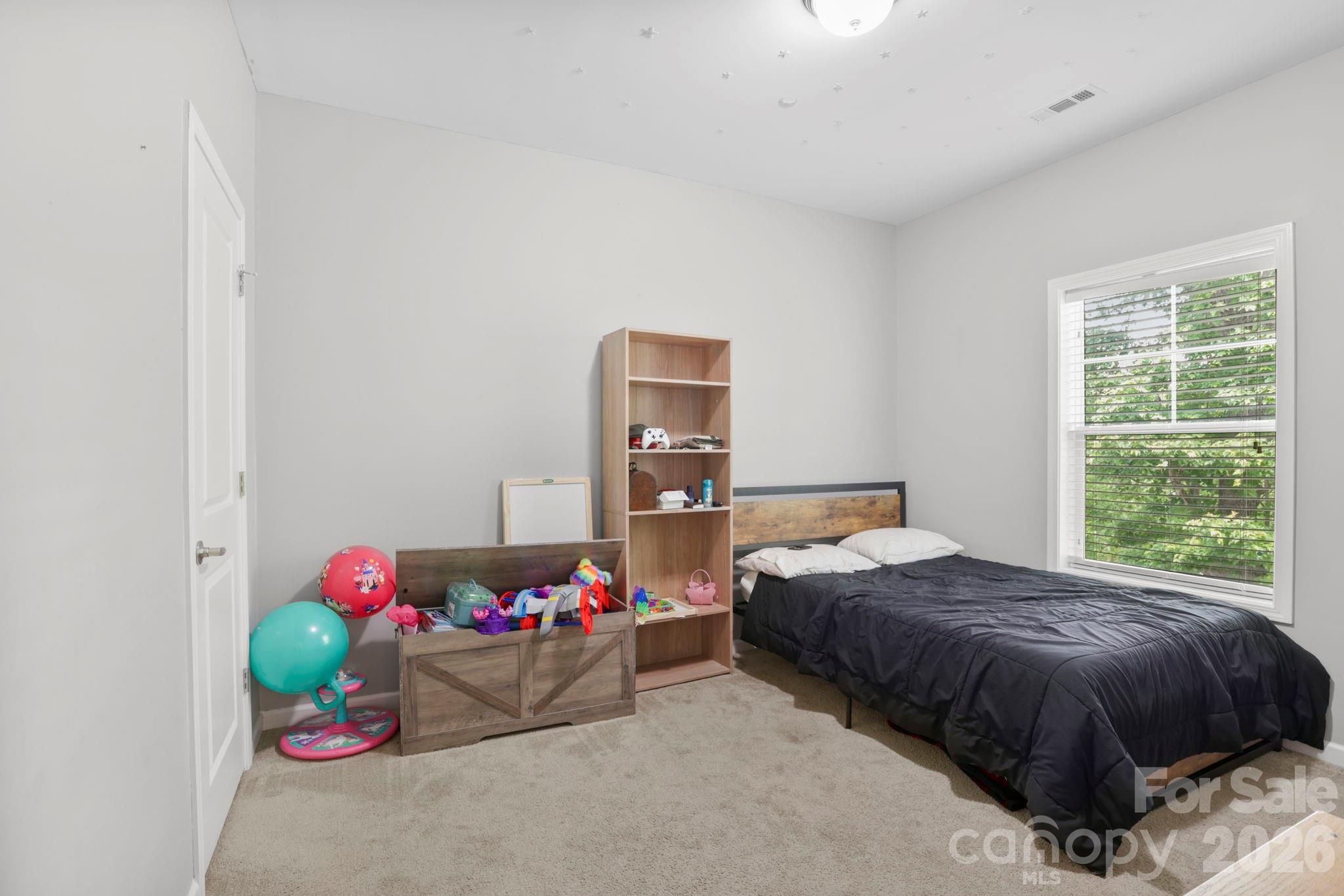 127 Cairens Ridge Drive — Mills River