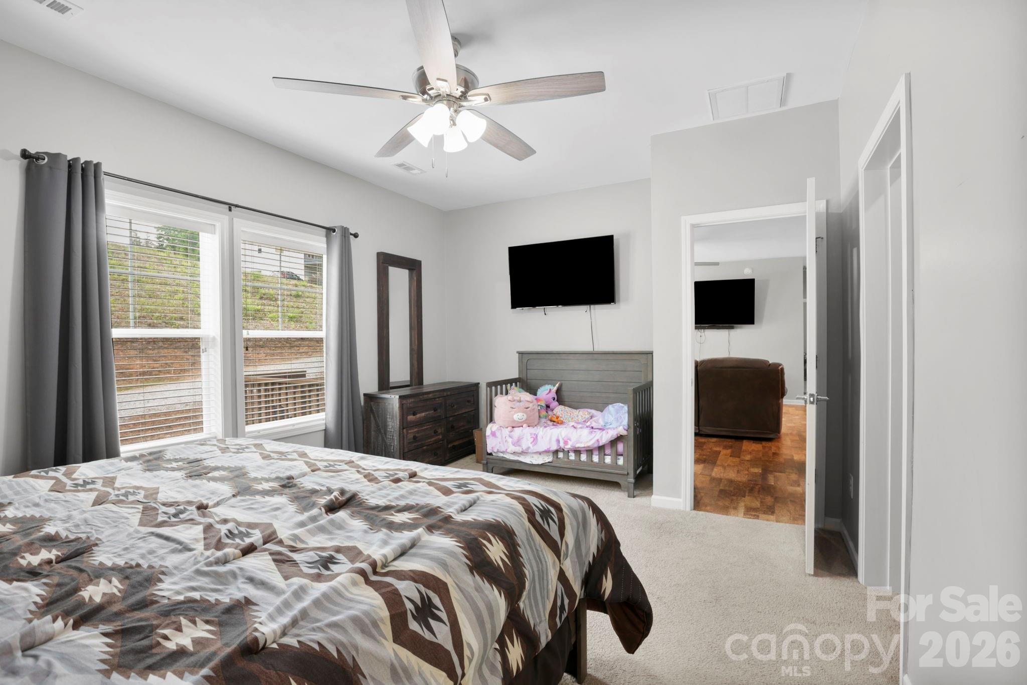 127 Cairens Ridge Drive — Mills River