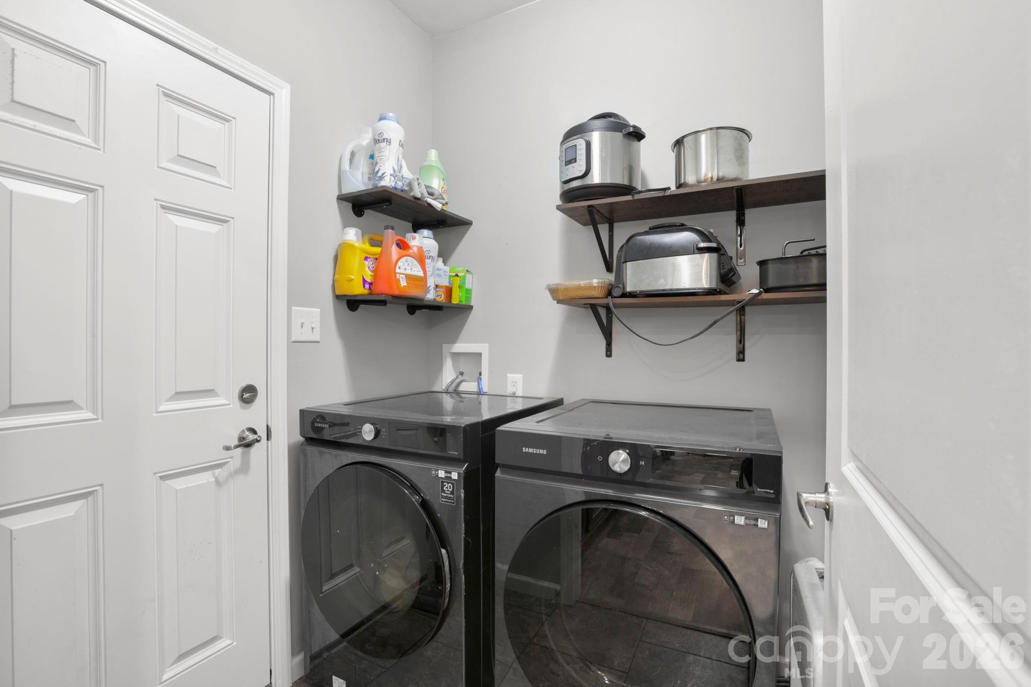 127 Cairens Ridge Drive — Mills River