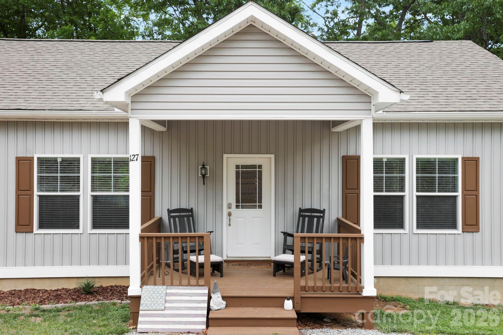 127 Cairens Ridge Drive — Mills River