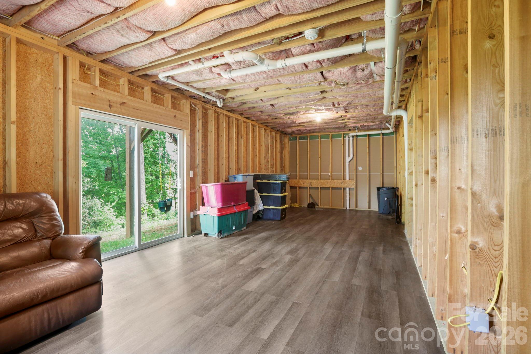 127 Cairens Ridge Drive — Mills River