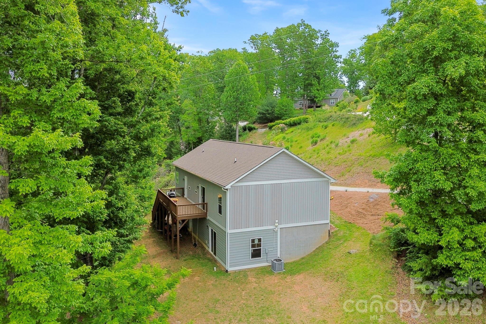 127 Cairens Ridge Drive — Mills River