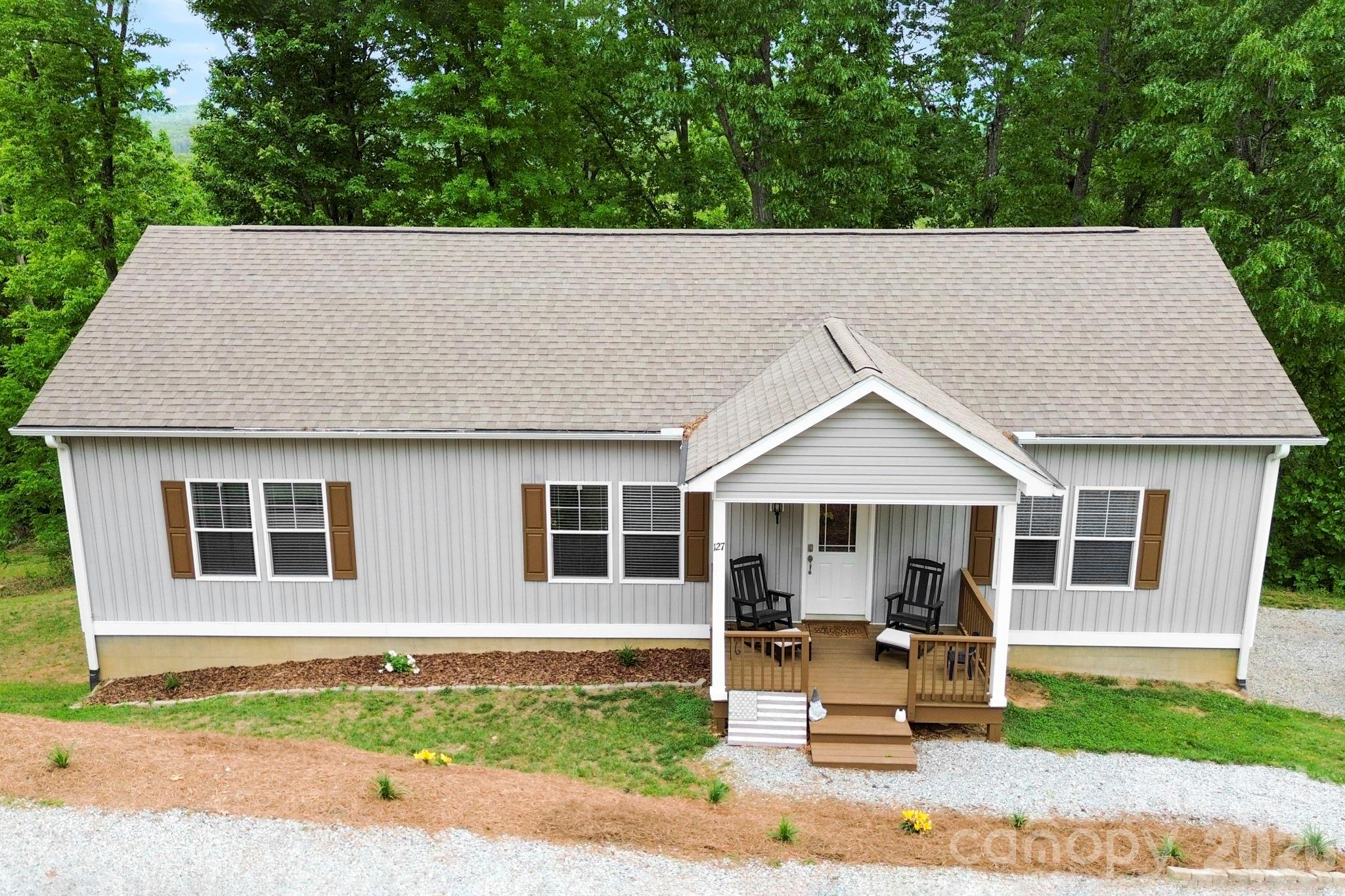 127 Cairens Ridge Drive — Mills River