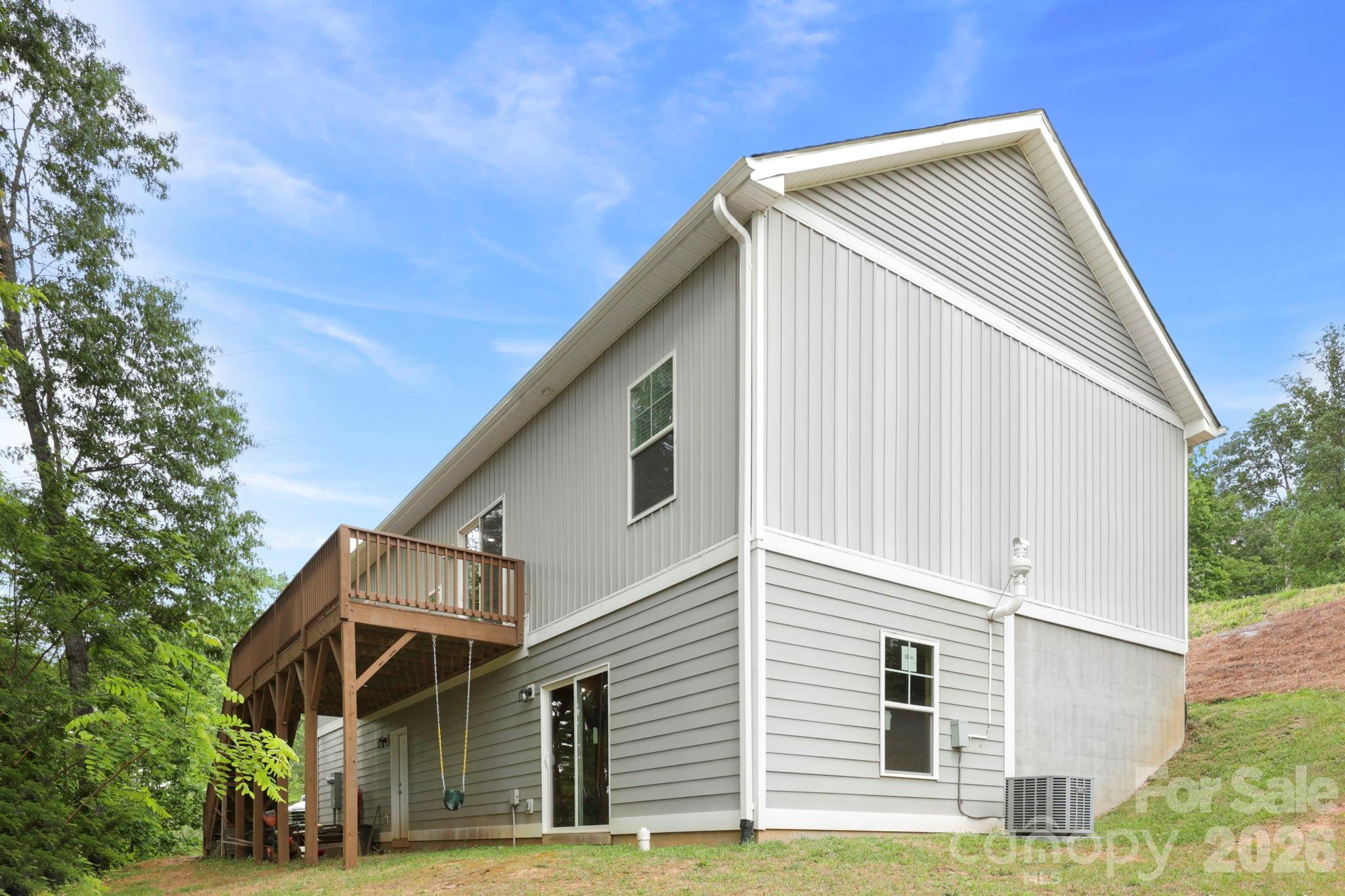 127 Cairens Ridge Drive — Mills River