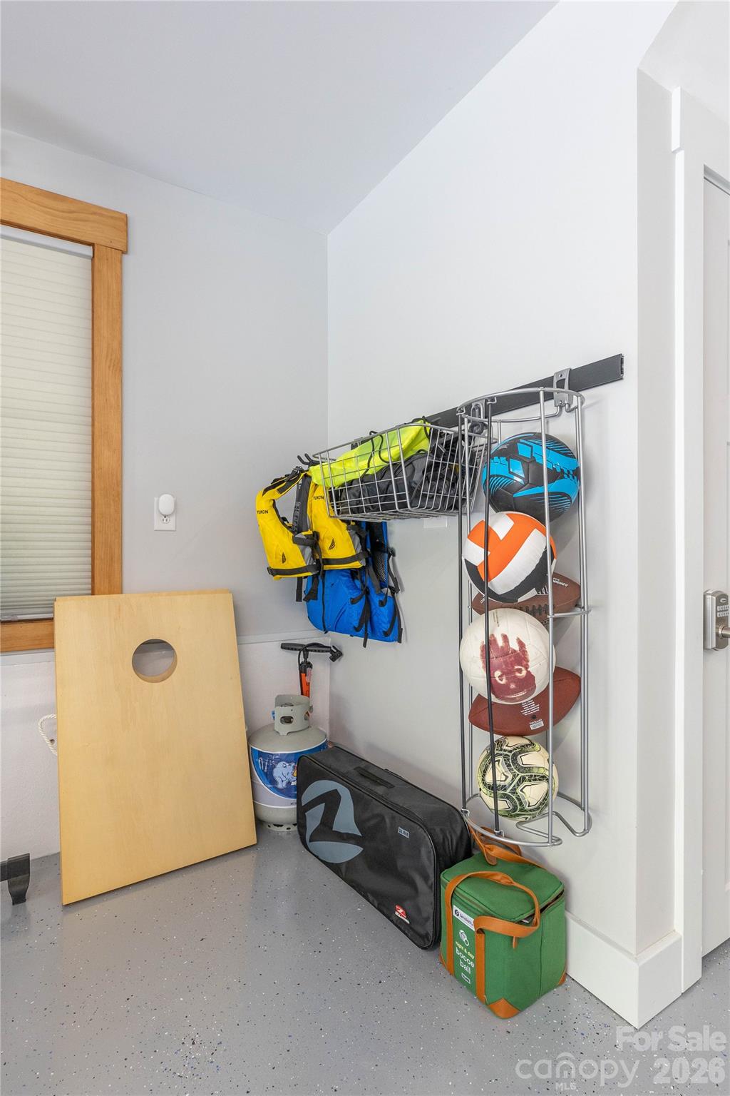 8745 Lake James Road — Nebo
