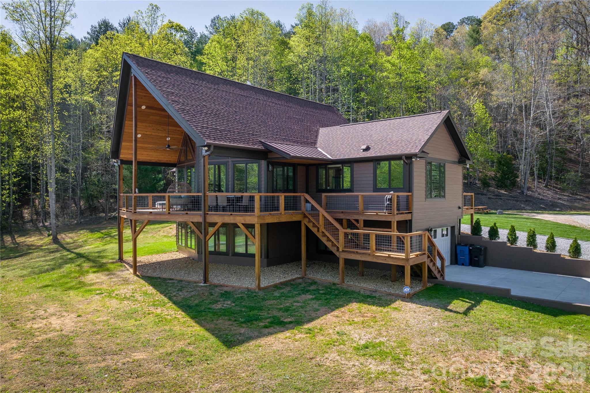 8745 Lake James Road — Nebo