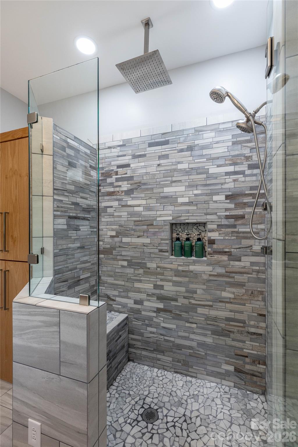 8745 Lake James Road — Nebo