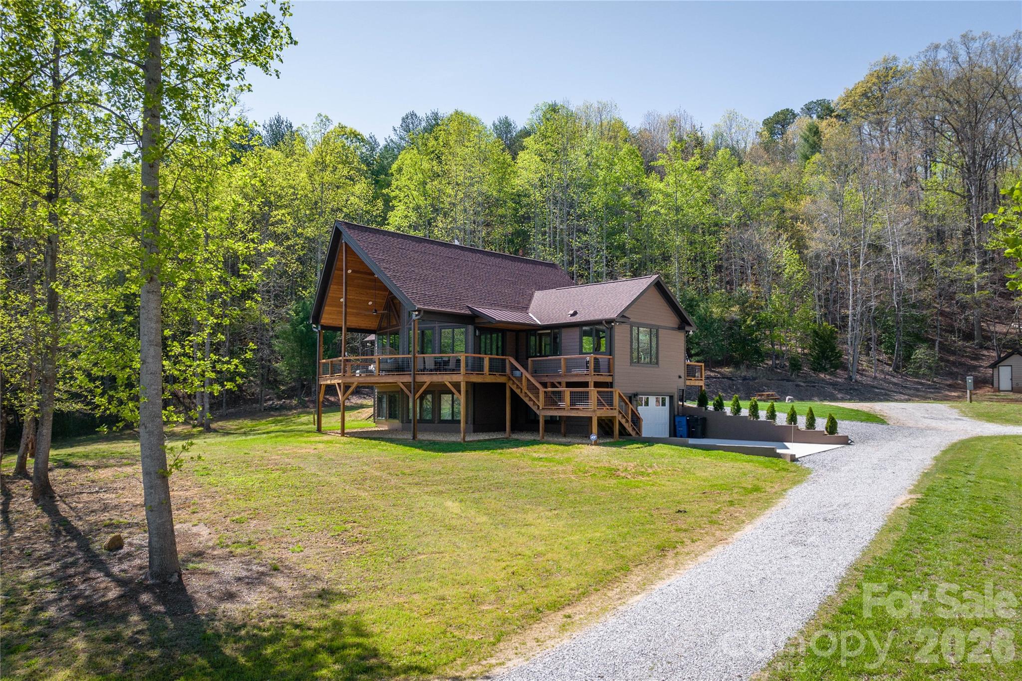 8745 Lake James Road — Nebo