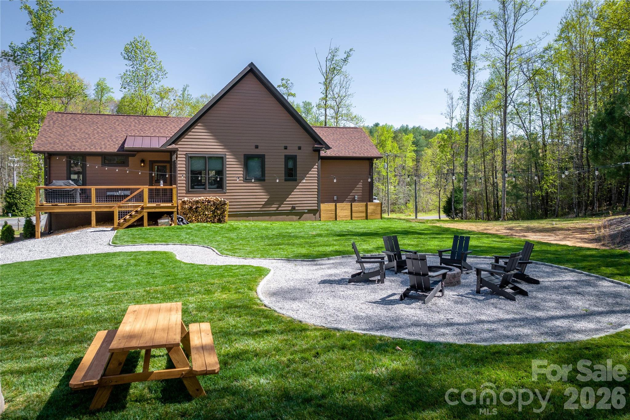 8745 Lake James Road — Nebo