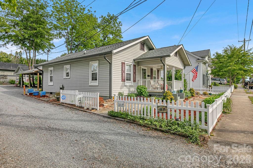 36 S Oaklawn Avenue — Brevard