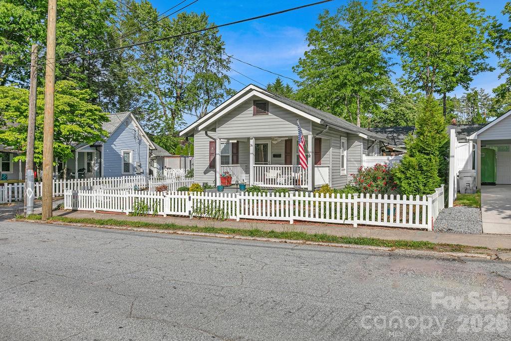 36 S Oaklawn Avenue — Brevard