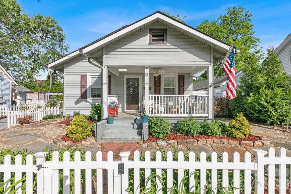 36 S Oaklawn Avenue — Brevard