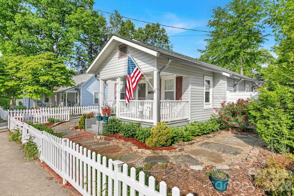 36 S Oaklawn Avenue — Brevard