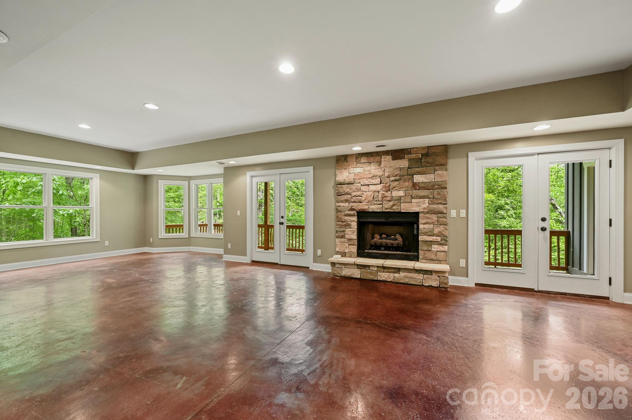 314 Woodland Drive — Swannanoa