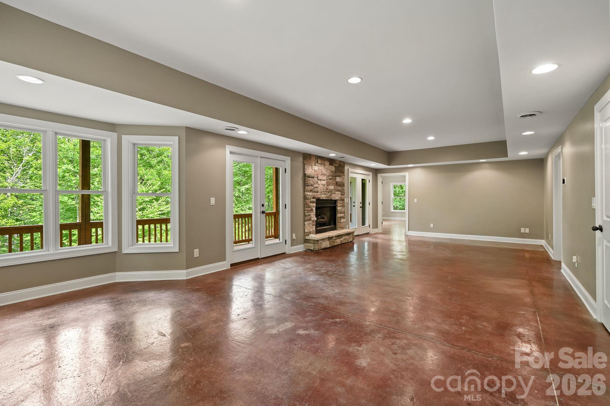 314 Woodland Drive — Swannanoa