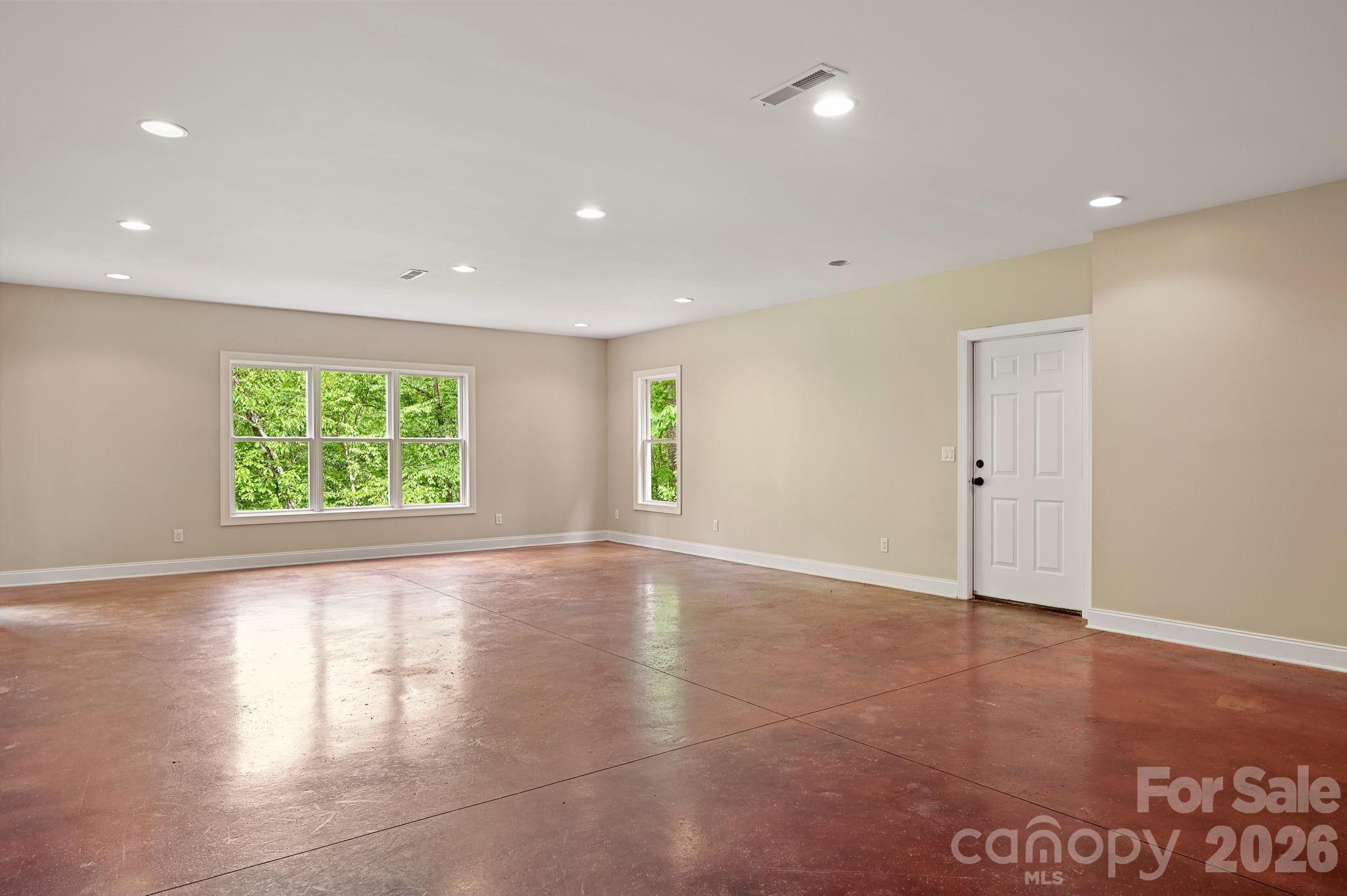 314 Woodland Drive — Swannanoa