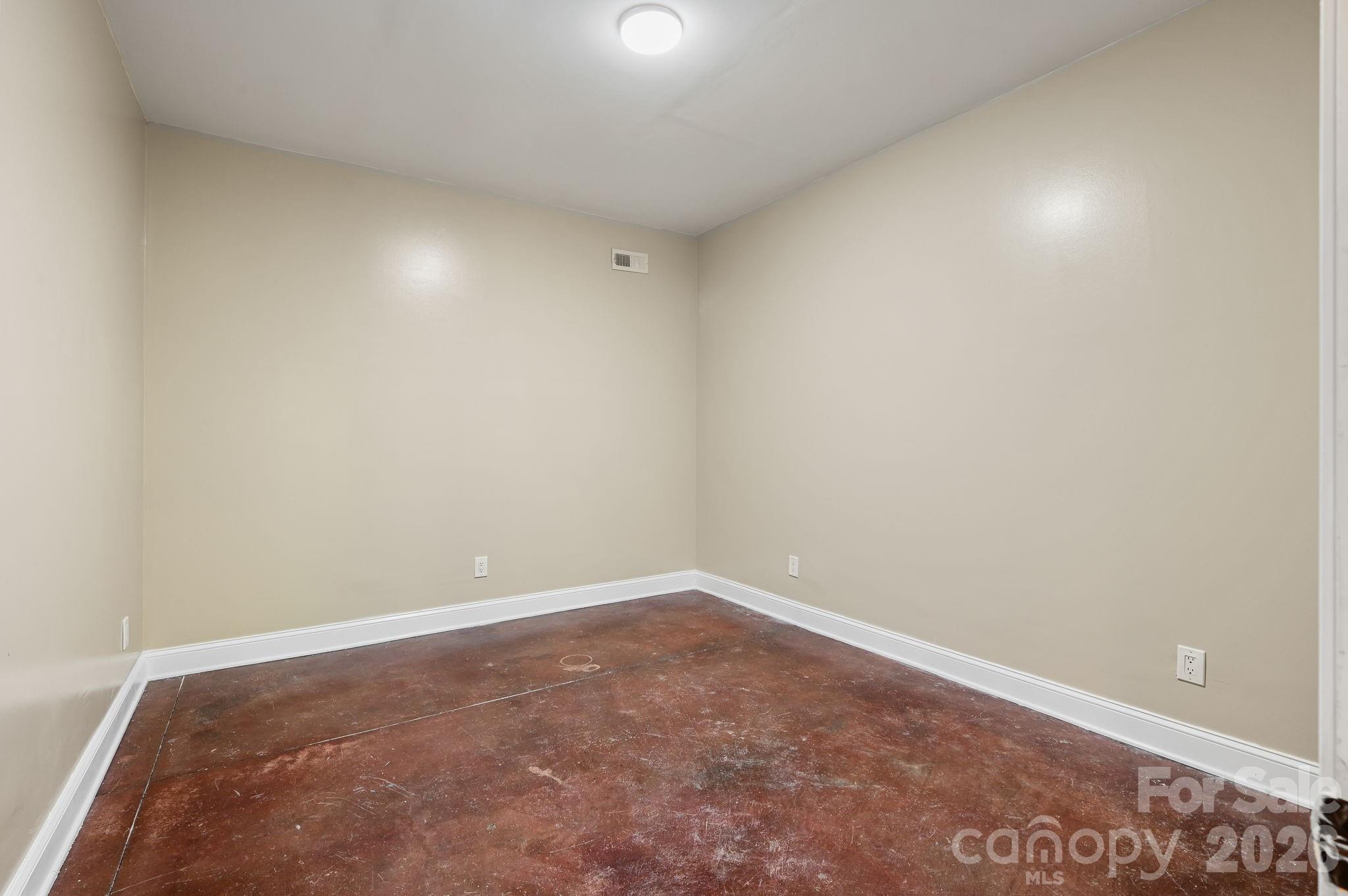 314 Woodland Drive — Swannanoa