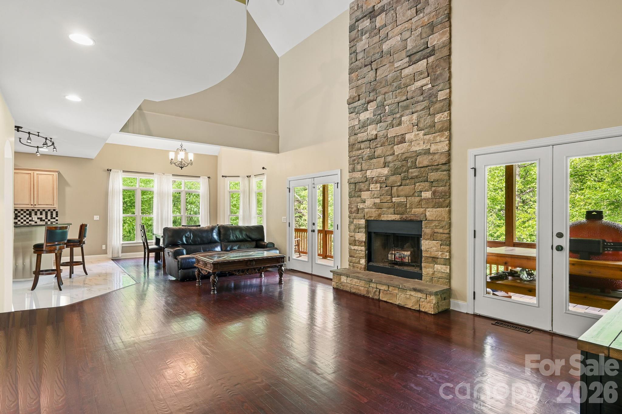314 Woodland Drive — Swannanoa