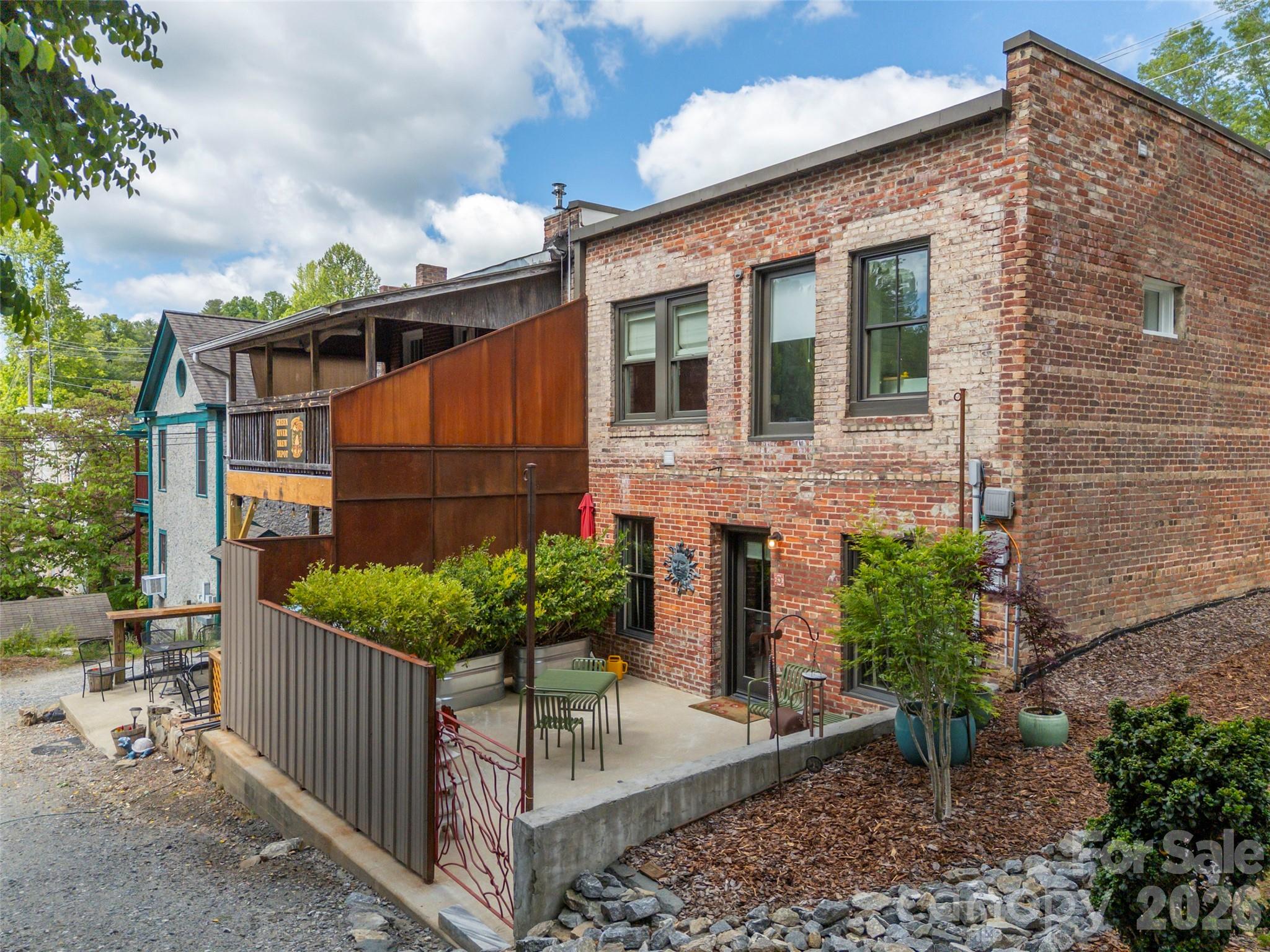40 Church Street — Saluda