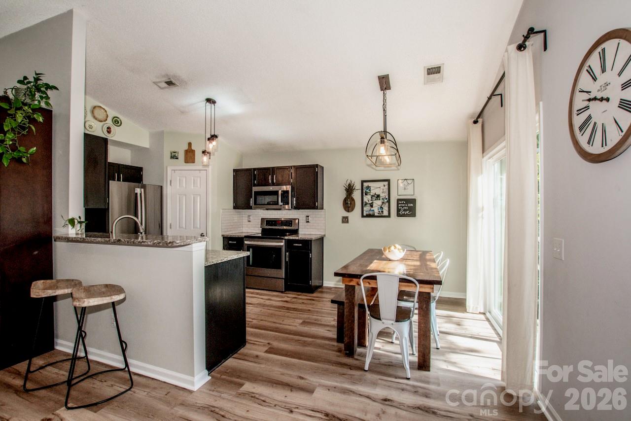 122 Creston Court — Mooresville