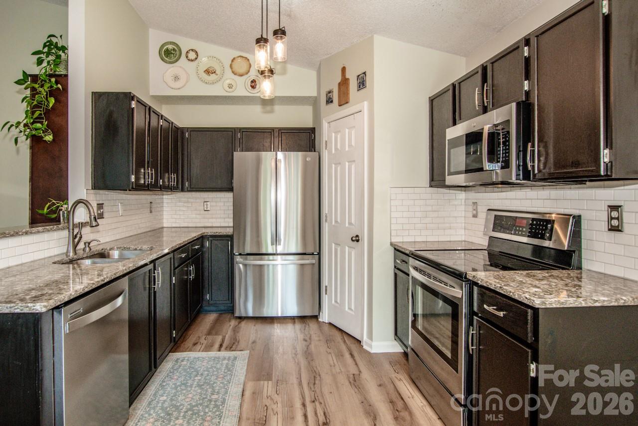 122 Creston Court — Mooresville