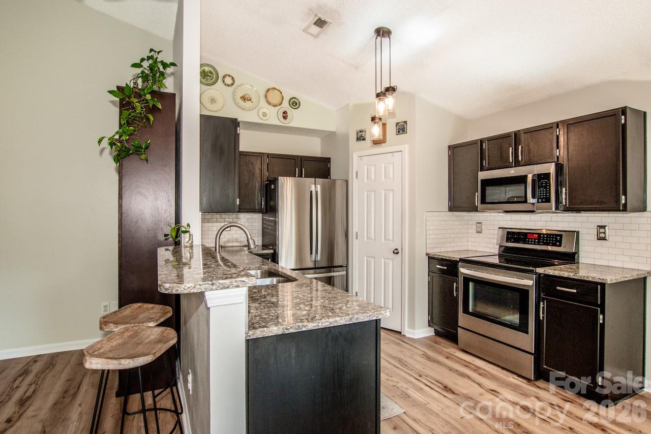122 Creston Court — Mooresville